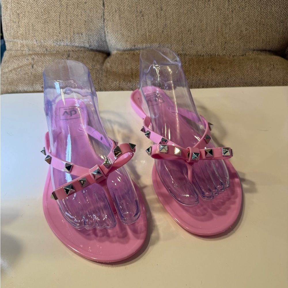 DV Dolce Vita Women’s Solar Flip Flop/pink and silver size 9